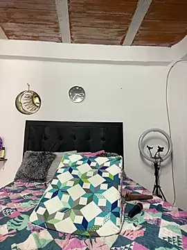 Iris love18 online show from 02-24-25, 08:36