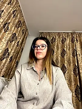 Snapshot of NadiraNoor chatting on 11-17-25, 10:59 NadiraNoor online show from 11-17-25, 10:59