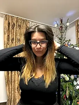 Snapshot of NadiraNoor chatting on 12-21-25, 12:18 NadiraNoor online show from 12-21-25, 12:18