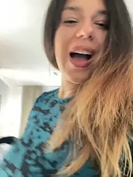 Snapshot of NadiraNoor chatting on 02-18-26, 02:13 NadiraNoor online show from 02-18-26, 02:13