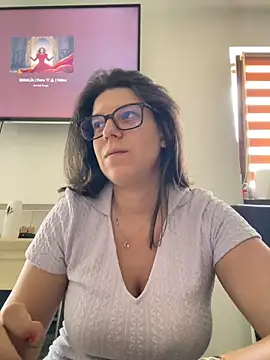 Snapshot of NadiraNoor chatting on 06-11-26, 07:39 NadiraNoor online show from 06-11-26, 07:39