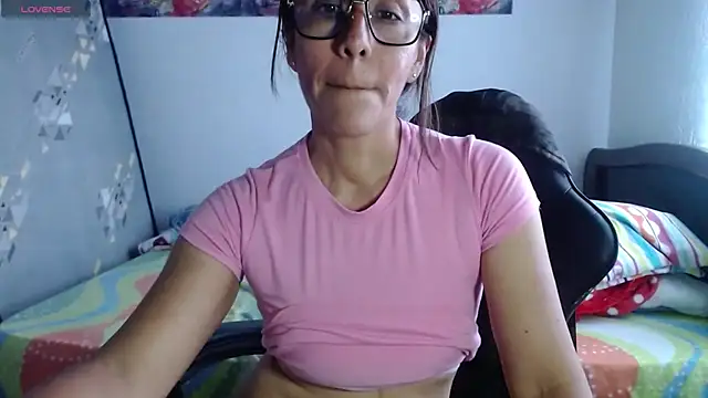 Snapshot of horny_paty chatting on 06-11-26, 03:21 horny paty online show from 06-11-26, 03:21