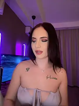 Snapshot of AvaGianna chatting on 02-04-25, 05:45 AvaGianna online show from 02-04-25, 05:45