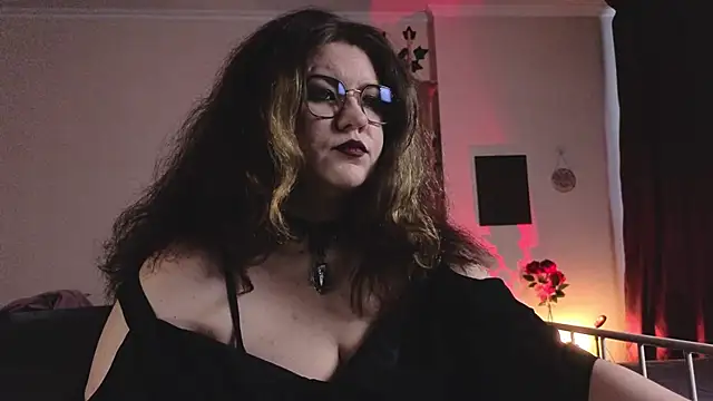 Snapshot of Laura_Karamazov chatting on 02-10-26, 11:03 Laura Karamazov online show from 02-10-26, 11:03