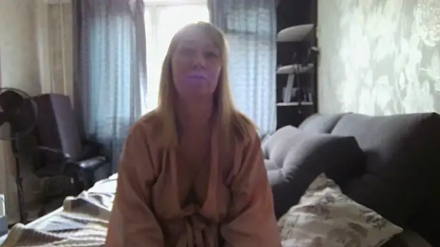 Snapshot of WindChristy chatting on 06-19-26, 09:35 WindChristy online show from 06-19-26, 09:35