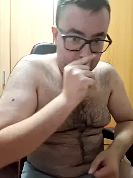 Javier bear online show from 10-20-25, 01:33