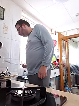 Javier bear online show from 02-06-26, 09:56