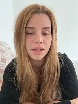 EmiliaCatalina online show from 09-28-25, 08:03