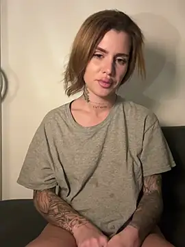 EmiliaCatalina online show from 03-08-26, 01:47