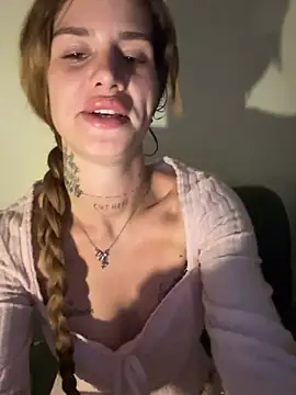 EmiliaCatalina online show from 06-07-26, 11:19