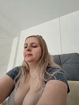 Lady nice cat online show from 05-16-26, 05:59