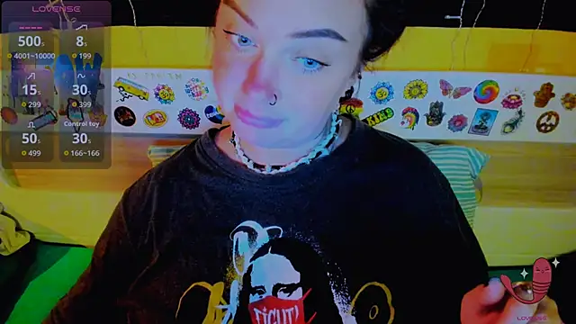 EllieOz online show from 10-23-25, 06:28