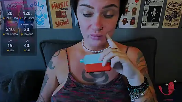 EllieOz online show from 07-15-26, 03:17