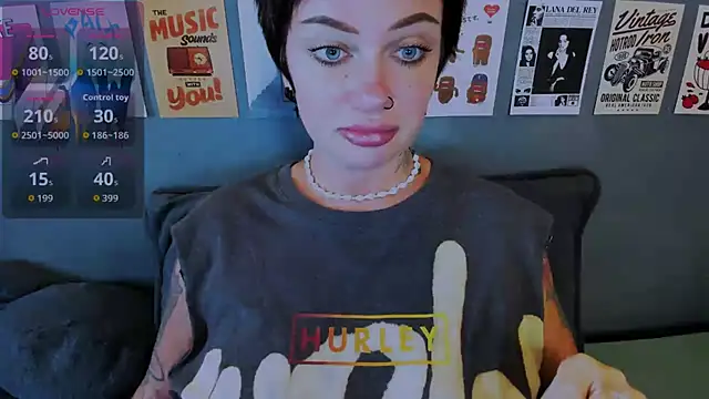 EllieOz online show from 07-23-26, 04:38