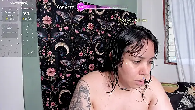 Snapshot of Marinnett11 chatting on 09-12-25, 03:23 Marinnett11 online show from 09-12-25, 03:23