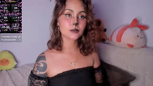 Snapshot of Violette-Ramirez01 chatting on 10-28-25, 01:53 Violette-Ramirez01 online show from 10-28-25, 01:53