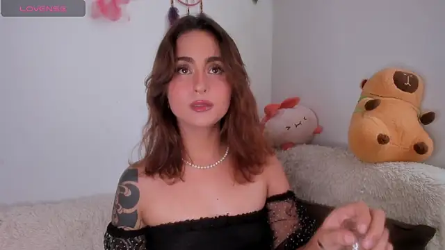 Snapshot of Violette-Ramirez01 chatting on 11-16-25, 04:45 Violette-Ramirez01 online show from 11-16-25, 04:45