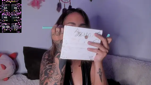 Snapshot of Violette-Ramirez01 chatting on 11-26-25, 11:17 Violette-Ramirez01 online show from 11-26-25, 11:17