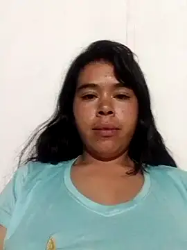 Snapshot of Angie-1998 chatting on 01-11-26, 11:10 Angie-1998 online show from 01-11-26, 11:10