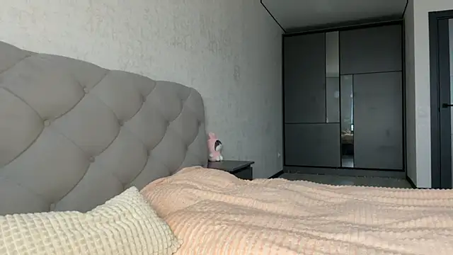 GracefulCharm online show from 02-09-25, 06:11