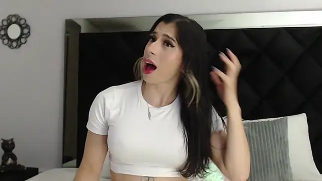 Snapshot of KinaCooper chatting on 12-04-25, 05:43 KinaCooper online show from 12-04-25, 05:43