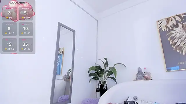 Amina hafsa online show from 10-16-25, 07:37