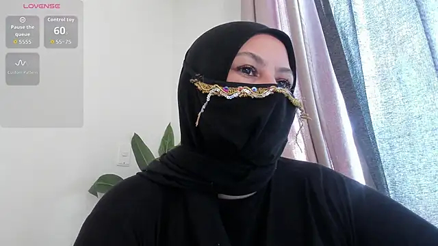 Amina hafsa online show from 05-18-26, 05:52
