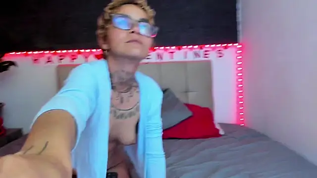 Snapshot of anaroman01 chatting on 02-08-25, 07:27 anaroman01 online show from 02-08-25, 07:27