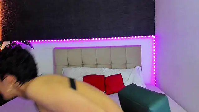 Snapshot of anaroman01 chatting on 09-25-25, 08:56 anaroman01 online show from 09-25-25, 08:56