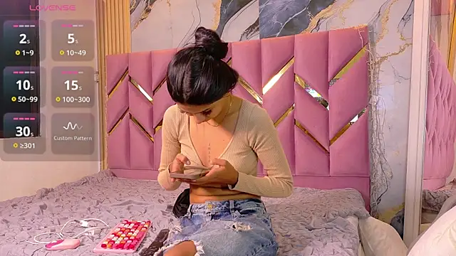 daddyissuesss  online show from 10-04-25, 07:34