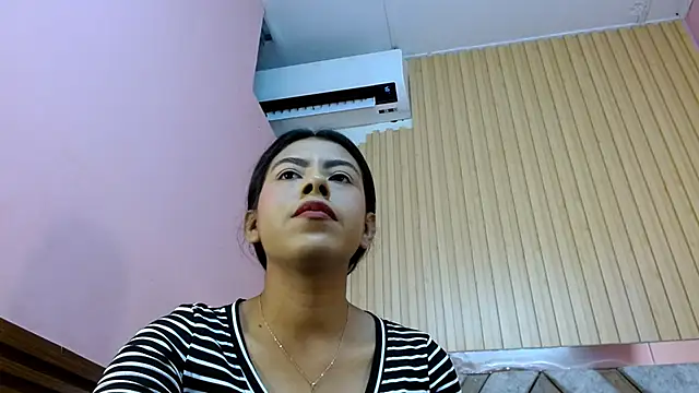 Snapshot of VeronicaRobles chatting on 10-30-25, 09:15 VeronicaRobles online show from 10-30-25, 09:15