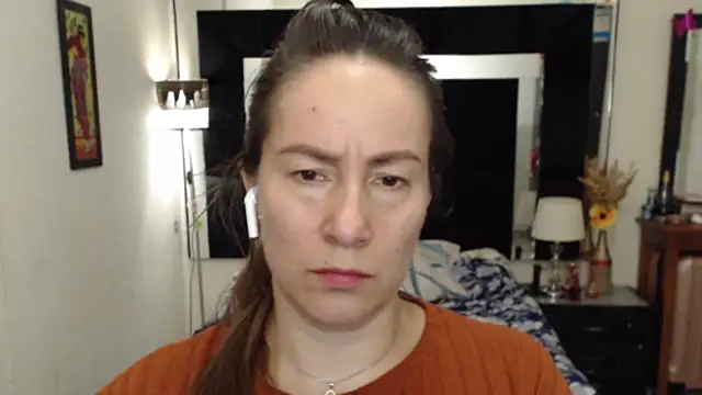 Snapshot of CATRINA-83 chatting on 11-14-25, 07:56 CATRINA-83 online show from 11-14-25, 07:56