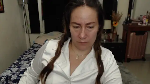 Snapshot of CATRINA-83 chatting on 11-15-25, 03:52 CATRINA-83 online show from 11-15-25, 03:52