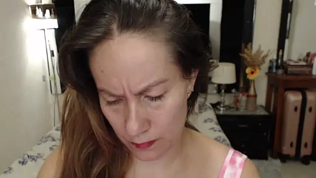 Snapshot of CATRINA-83 chatting on 11-24-25, 02:06 CATRINA-83 online show from 11-24-25, 02:06