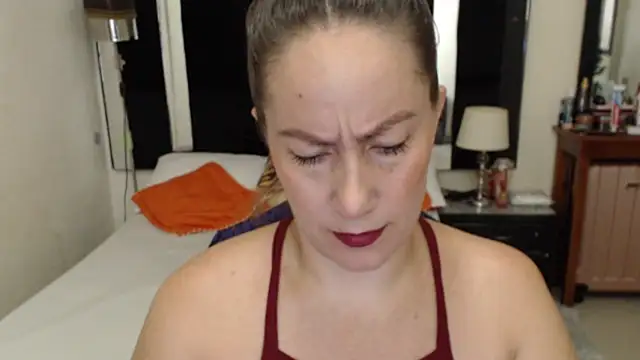 Snapshot of CATRINA-83 chatting on 11-29-25, 01:14 CATRINA-83 online show from 11-29-25, 01:14