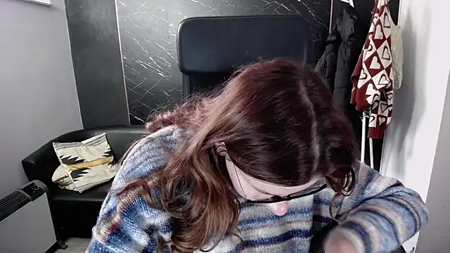 littleviki7 online show from 10-27-25, 07:34