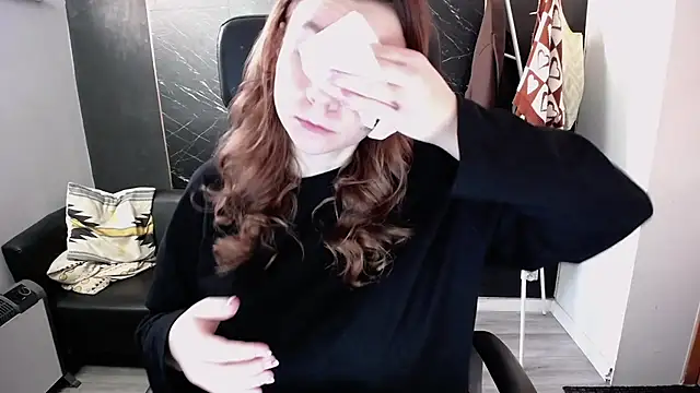 littleviki7 online show from 11-18-25, 08:30