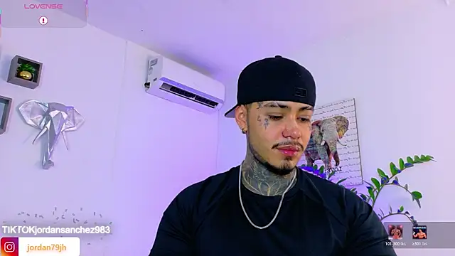 JordanSmiith  online show from 05-18-26, 09:42