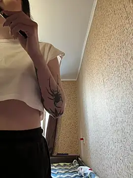 Snapshot of naughty_lucifer chatting on 05-19-26, 03:40 naughty lucifer online show from 05-19-26, 03:40