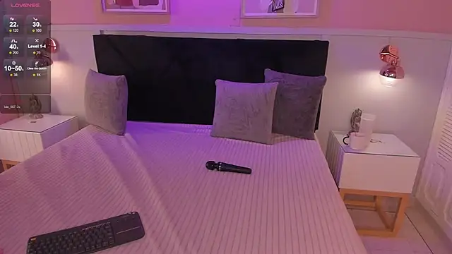 chloe watson  online show from 04-01-26, 08:17