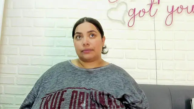 Snapshot of tatijara chatting on 12-15-25, 07:29 tatijara online show from 12-15-25, 07:29