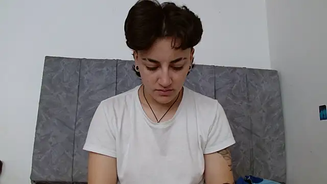 Snapshot of linda_33 chatting on 10-31-25, 02:07 linda 33 online show from 10-31-25, 02:07