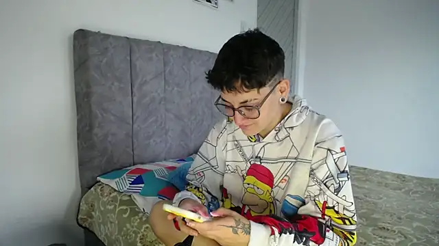 Snapshot of linda_33 chatting on 02-16-26, 07:32 linda 33 online show from 02-16-26, 07:32