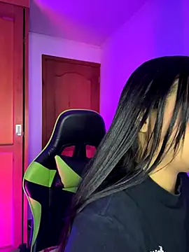 leila 22 online show from 11-02-25, 07:33