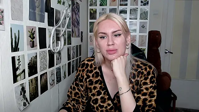 CapriScorpion online show from 11-17-25, 12:22