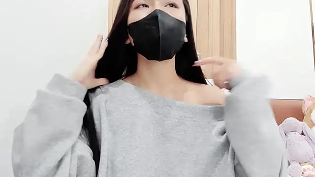 Lita-Julia online show from 03-15-25, 04:43