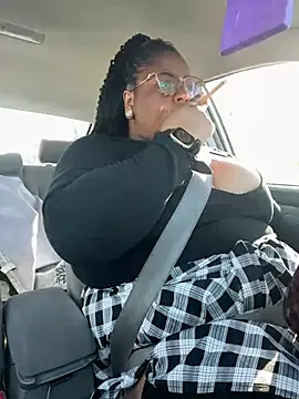 Snapshot of kweenxkarma chatting on 03-21-25, 08:40 kweenxkarma online show from 03-21-25, 08:40