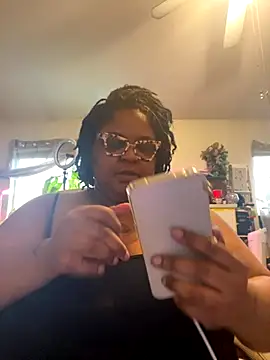 Snapshot of kweenxkarma chatting on 09-10-25, 08:53 kweenxkarma online show from 09-10-25, 08:53