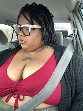 Snapshot of kweenxkarma chatting on 11-01-25, 12:45 kweenxkarma online show from 11-01-25, 12:45