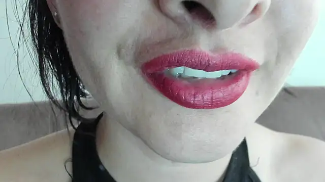 queen fetish online show from 02-05-25, 10:44